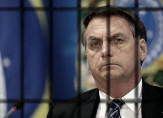 Bolsonaro é preso pela Polícia Federal em Brasília
