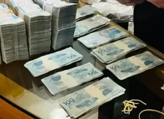 PF apreende R$ 430 mil na casa de líder do PL em operação que investiga desvio de cota parlamentar