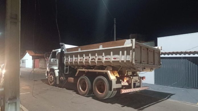 08.12 caminhao pontal