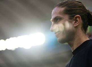 Filipe Luís renova com o Flamengo até 2027 após impasse salarial