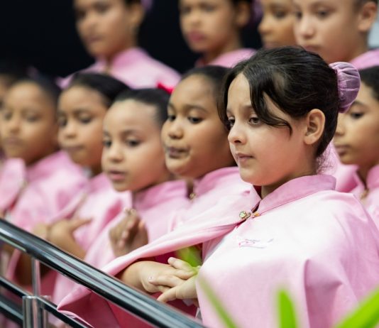 Cantata de Natal do Siminina reúne vozes e emoção no Ginásio Verdinho nesta quarta-feira