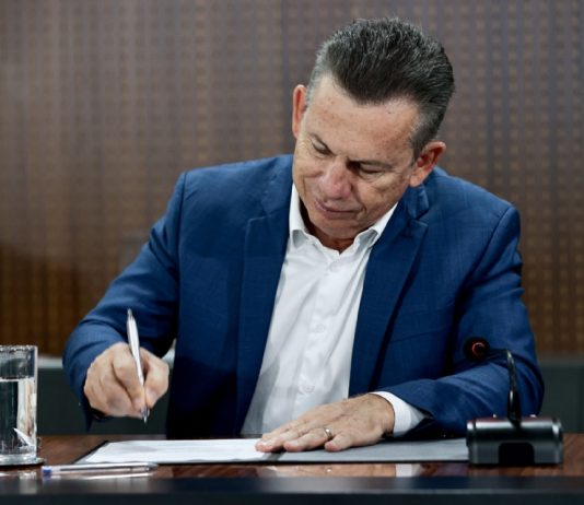 Mauro veta projeto que concede reajuste de 6,8% a servidores do Tribunal de Justiça