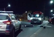 Motociclista perde controle ao passar por rotatória, cai e morre em Cuiabá; voltava de confraternização