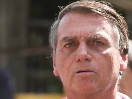Laudo da PF diz que Bolsonaro precisa de cirurgia para hérnia