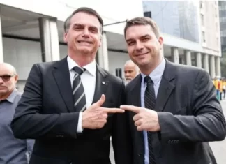 Bolsonaro diz que Flávio será seu candidato à Presidência da República