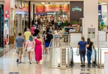 Entenda os direitos do consumidor para trocas de presentes de Natal