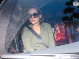 Michelle leva livro sobre “masculinidade” para Bolsonaro. Veja qual