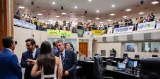 Servidores acompanham votação da RGA, fixada acima da inflação após articulação da ALMT