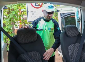 Taxistas e donos de vans escolares devem regularizar vistoria obrigatória até hoje em Várzea Grande