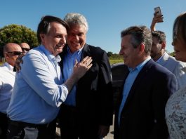 Mauro evita definir apoio entre Caiado e Flávio Bolsonaro e condiciona decisão a partido