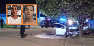 Dupla morre em confronto com a polícia após carro bater em árvore durante fuga