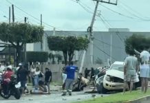 Vídeo registra momento em que caminhonete atinge postes e mulher fica ferida em Sorriso