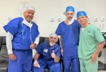 Flávio Bolsonaro passa por cirurgias em hospital de Brasília