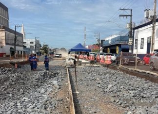 Governador afirma que obras do BRT avançam e prevê entrega de trecho em agosto