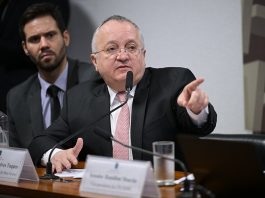 Ex-governador de Mato Grosso aponta supostas fraudes em crédito consignado e envolve Banco Master