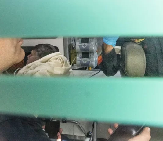 Bolsonaro segue na UTI e sem previsão de alta; quadro é estável e afebril