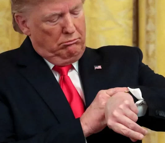 Trump sempre Arrega