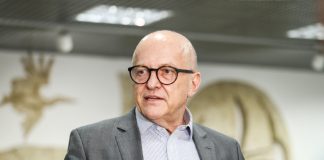 Governo de MT sanciona lei que proíbe conteúdos sobre ideologia de gênero nas escolas estaduais