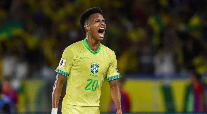 Seleção: lesão na coxa deve tirar Estêvão da Copa do Mundo, diz jornal