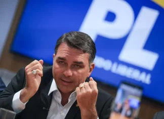 Centrão atribui crescimento do PL à força política de Flávio Bolsonaro