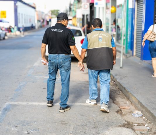 Prefeitura retoma ação de desocupação das calçadas na Rua 13 de Junho