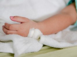 Bebê de 1 ano morre após afogamento em Várzea Grande