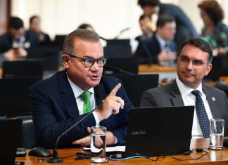 Wellington defende Flávio Bolsonaro e afirma que senador apoia CPMI sobre Banco Master