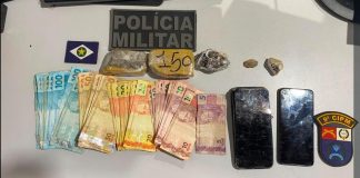 PM prende dois homens por tráfico de drogas e apreende mais de R$ 2 mil