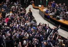 Partidos com ministérios no governo apoiam derrubada de veto sobre dosimetria