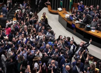 Partidos com ministérios no governo apoiam derrubada de veto sobre dosimetria