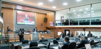 Após Câmara derrubar proposta, vereador de Cuiabá apresenta projeto que torna couvert opcional