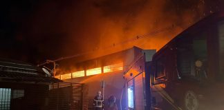 Incêndio de grandes proporções destrói anexo da Secretaria de Educação em Várzea Grande