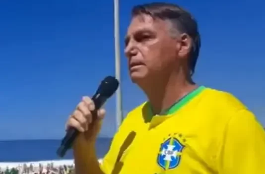 Bolsonaro presta depoimento em investigação sobre arma encontrada com agente do GSI