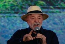Lula afirma a estudantes que honestidade na política depende da participação da sociedade