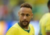Neymar é visto sem aliança durante saída em noite de folga da Seleção Brasileira