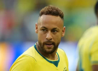 Neymar é visto sem aliança durante saída em noite de folga da Seleção Brasileira