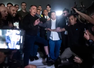 Restrições impostas a Bolsonaro completam um ano, mas influência política segue presente na disputa de 2026