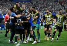 Argentina vence Inglaterra de virada e garante vaga na final da Copa do Mundo