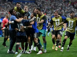 Argentina vence Inglaterra de virada e garante vaga na final da Copa do Mundo