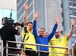 Moraes autoriza Carlos e Jair Renan a retomarem visitas a Bolsonaro