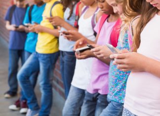 Ministério Público apura descumprimento de regras sobre uso de celulares em escolas de Mato Grosso