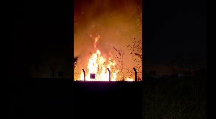 Incêndio que começou em lixão se espalha e alcança vegetação no terreno do aeroporto