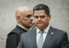 Alcolumbre sinaliza que não pretende avançar com pedidos de impeachment de Moraes