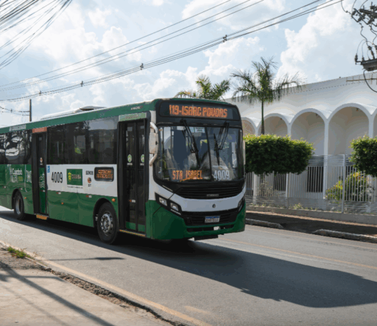 Cuiabá amplia passe livre e garante ônibus gratuito aos estudantes o dia todo