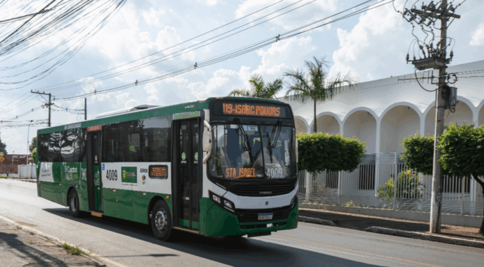 Cuiabá amplia passe livre e garante ônibus gratuito aos estudantes o dia todo
