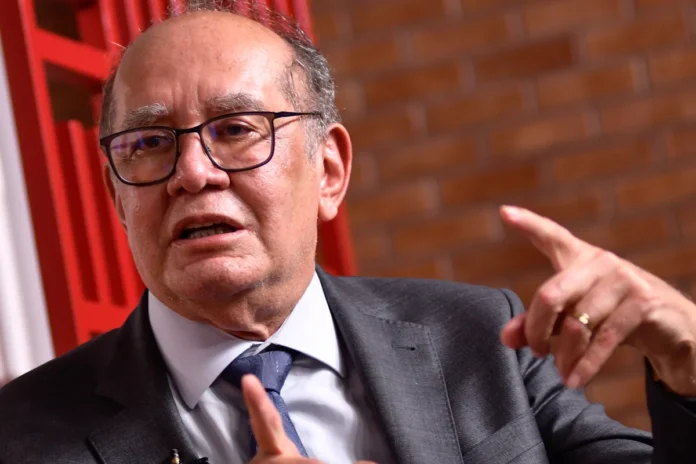 Gilmar-Mendes-Ministro-do-Supremo-Tribunal-Federal-STF-e-entrevistado-pelo-colunista-Paulo-Cappelli-e-a-reporter-Manoela-Alcantara-no-estudio-Metropoles-10