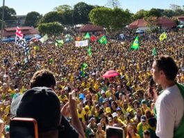 Nikolas Ferreira reúne multidão em ato e critica Davi Alcolumbre no Amapá