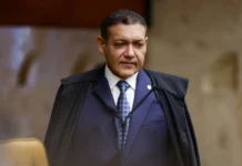 Mensagens apontam reserva de mansão de R$ 250 milhões para ministro durante Carnaval