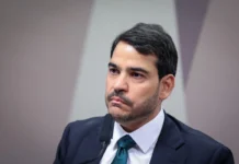 AGU manterá recurso no STF mesmo após Dino reintegrar Andrei Rodrigues
