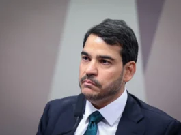 AGU manterá recurso no STF mesmo após Dino reintegrar Andrei Rodrigues